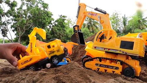 网红挖掘机吃瓜少女