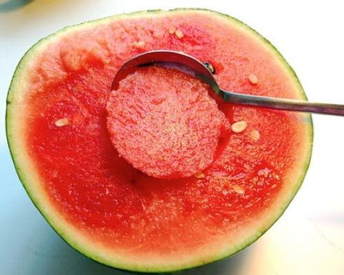 网红话吃瓜什么意思,吃瓜背后的网络文化现象