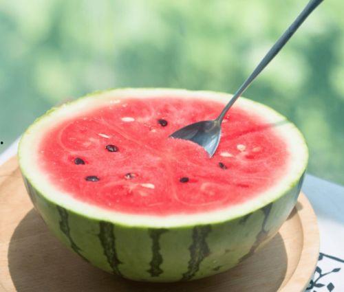 广东小网红吃外卖瓜,美食瓜分快乐时光