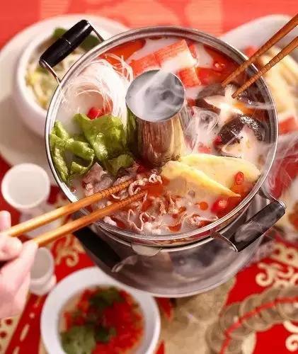 凹兔嫚火锅炖兔仔吃瓜网,吃瓜网带你探秘火锅新宠