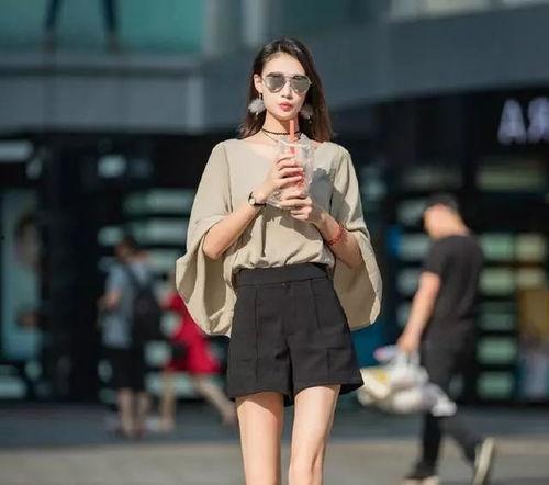 街拍网红吃瓜图片大全,瓜果飘香，美食诱惑尽收眼底