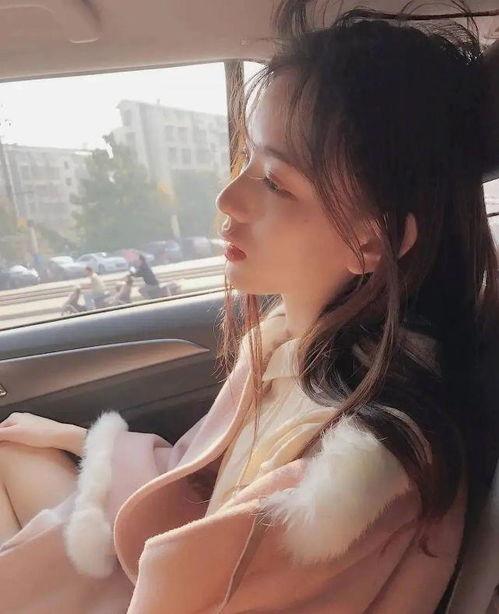 抖音网红吃瓜一男一女,一男一女引发网友热议