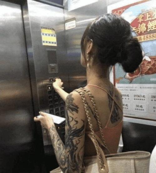 纹身男网红吃瓜视频,揭秘娱乐圈幕后真相